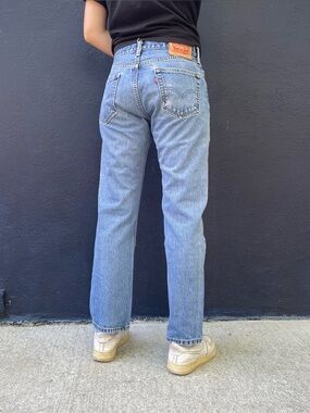 Lightwash Levi’s 505 jeans size 28x30